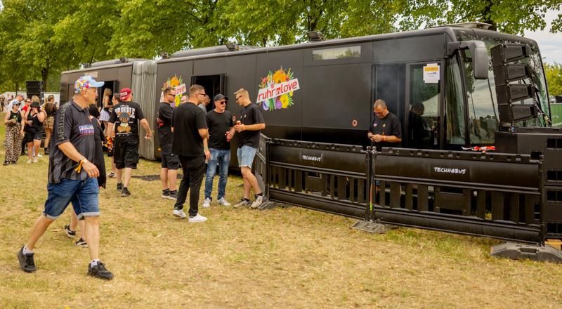 "bigFM in Love" Technobus