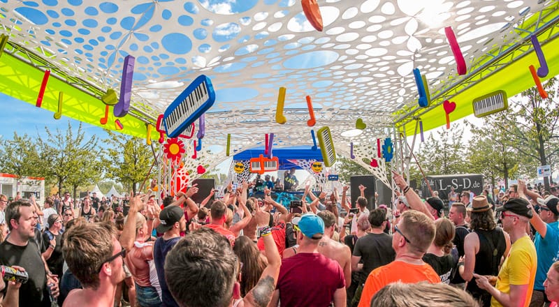 Future Radio meets Form