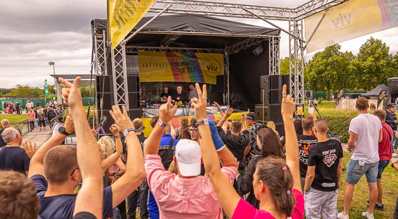 Queer United meets ANTIDOTE supported by VIVENTAS MUSIC